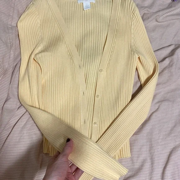 H&M Yellow Ribbed Cardigan 💛 - Picture 3 of 3
